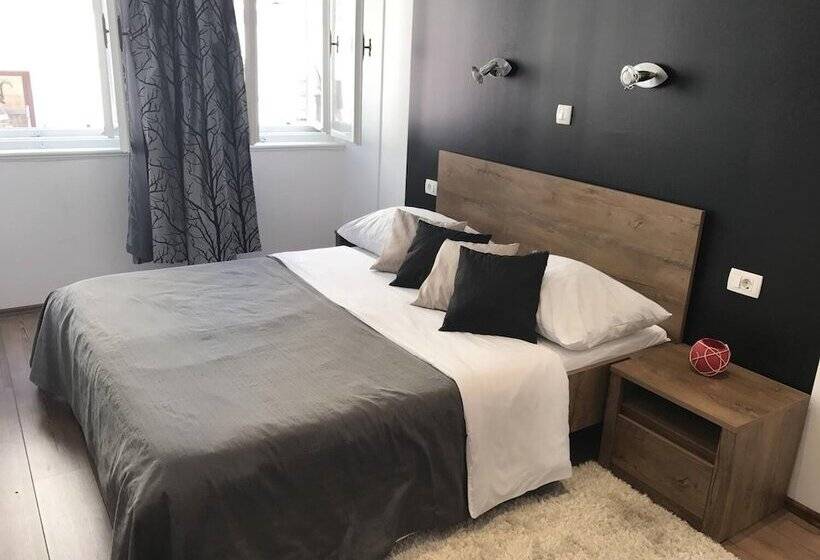 פנסיון Pula Antic Rooms In Center