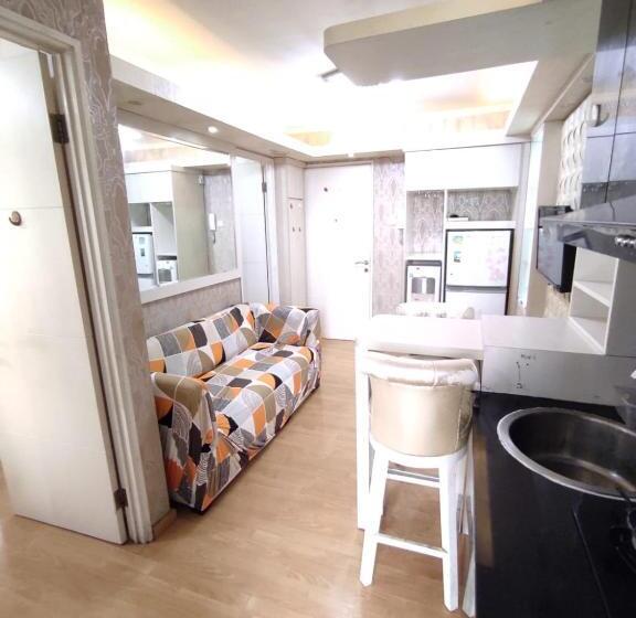 פנסיון Apartemen Bassura City By Globy Property