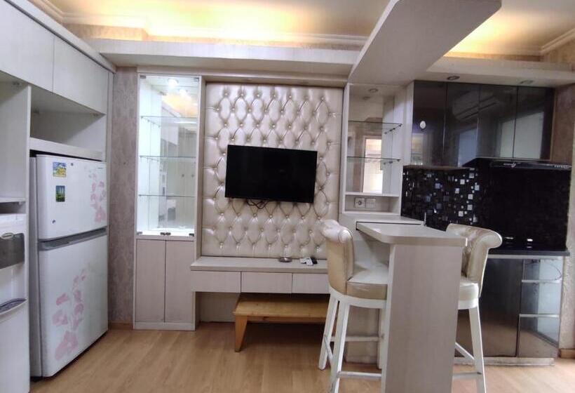 פנסיון Apartemen Bassura City By Globy Property