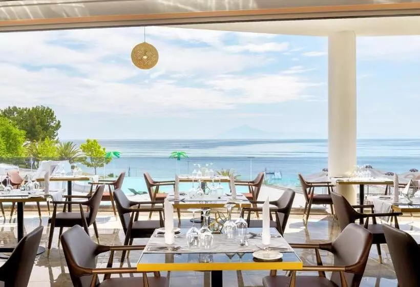 Lomakeskus Alexandra Elegance Bridging Generations