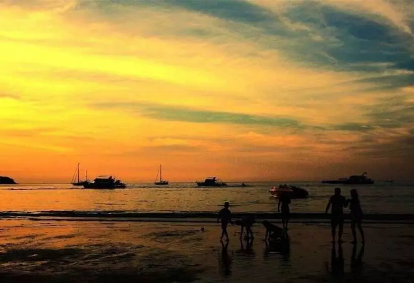 The Deck Patong By Vip