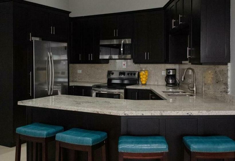 A Wave From It All @ Aqueducts