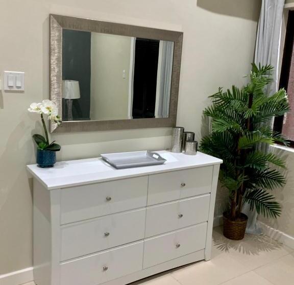 A Wave From It All @ Aqueducts