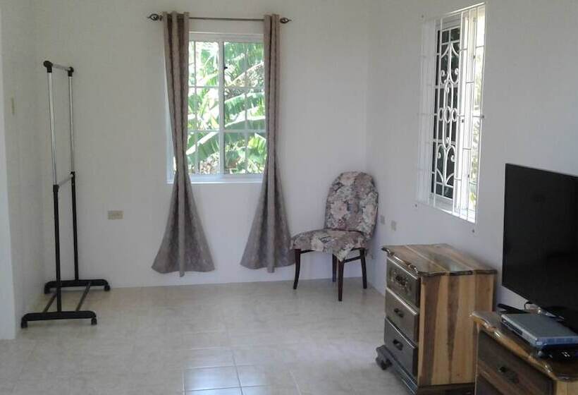 تختخواب و صبحانه The Tomlinson S House