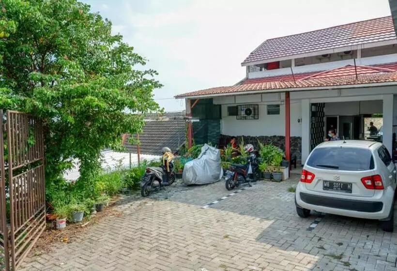 Hotelli Koolkost Syariah Near Rsup Dr Kariadi Semarang Minimum Stay 6 Nights