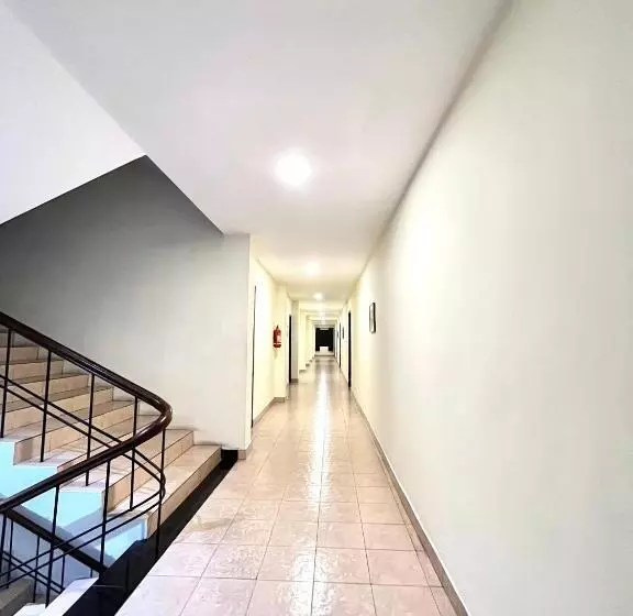 هتل Madaparambil Residency