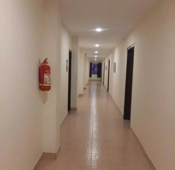 هتل Madaparambil Residency