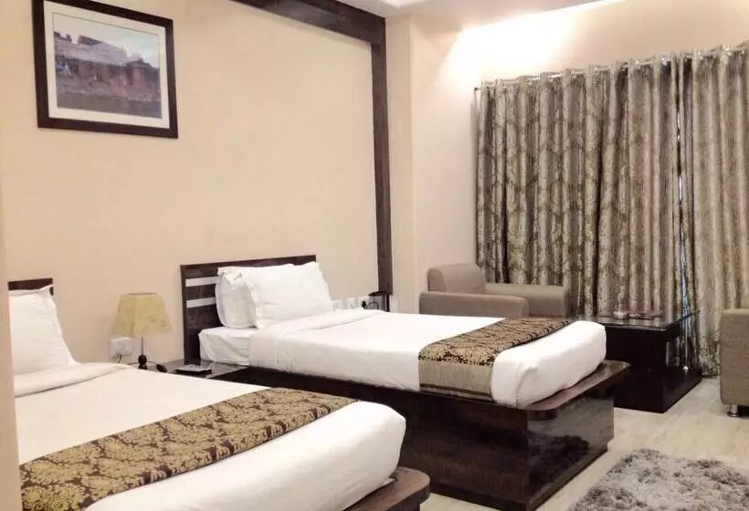 Hotel Madhuvan Palace