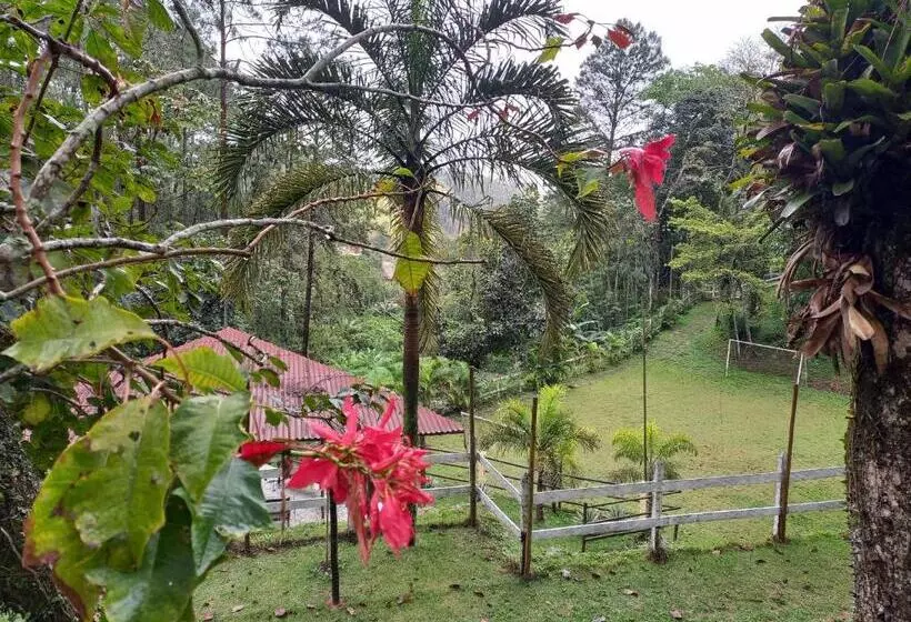 Hotelli Pousada Green Garden