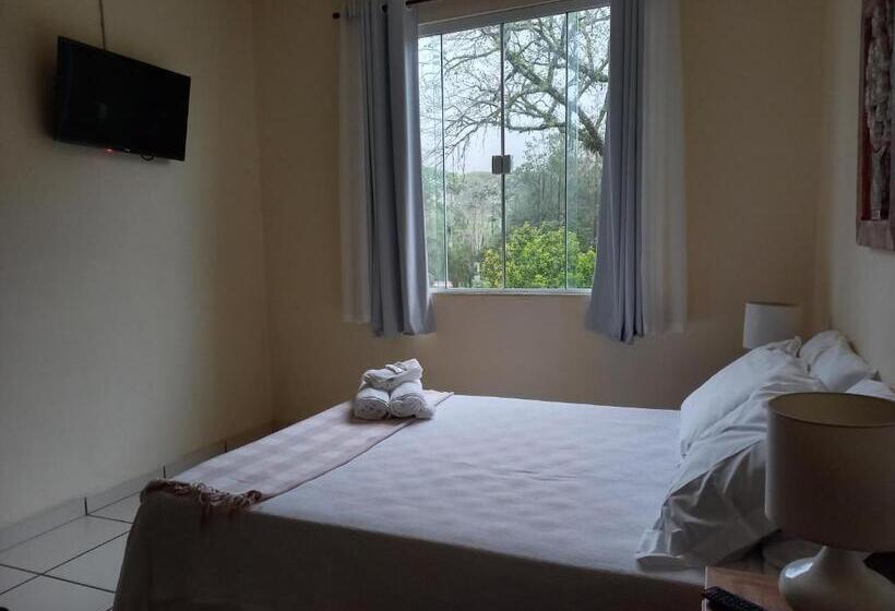 Hotel Pousada Green Garden