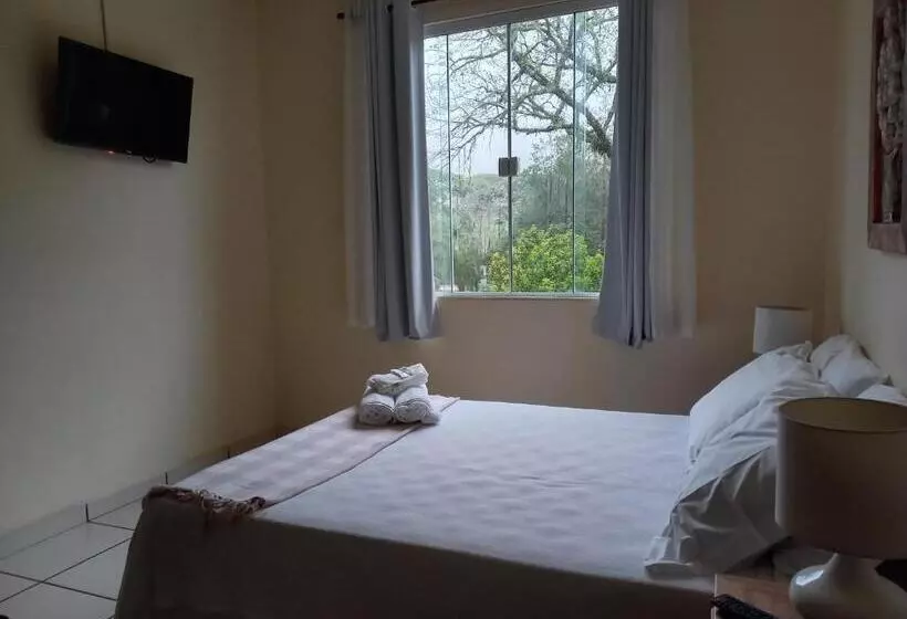 Hotelli Pousada Green Garden