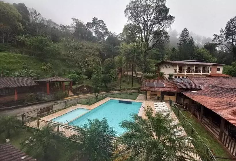 Hotelli Pousada Green Garden