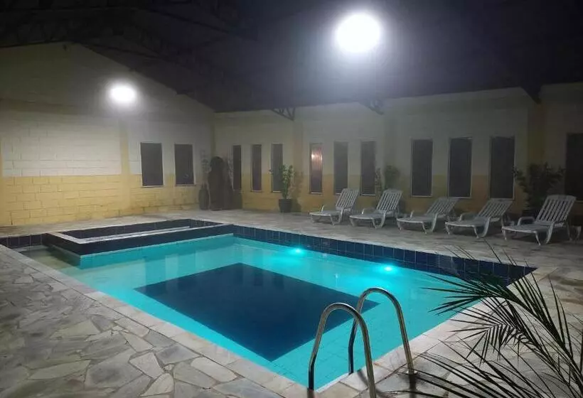 Hotelli Pousada Green Garden