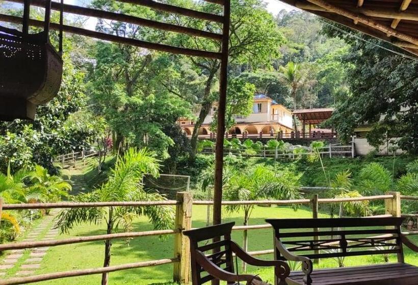 Hotel Pousada Green Garden