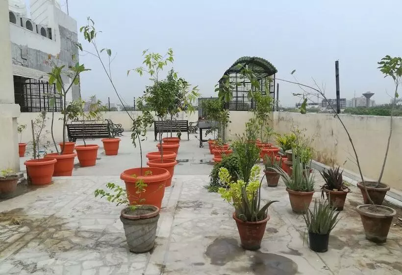 Majatalo Prince Palace