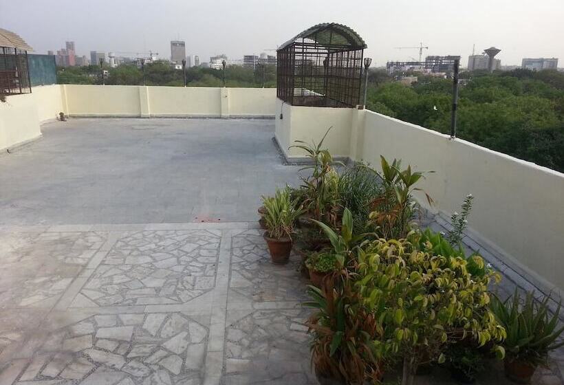 Пансион Prince Palace