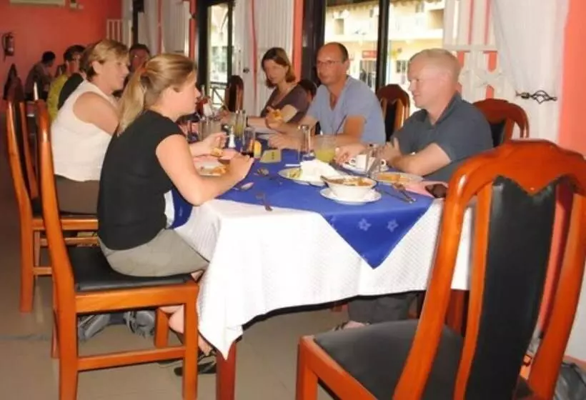 Sandton Hotel Kasese