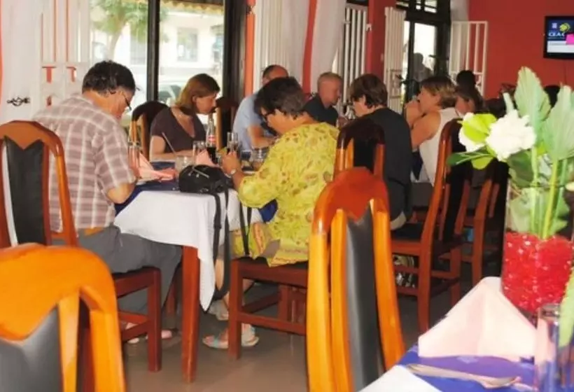 Sandton Hotel Kasese