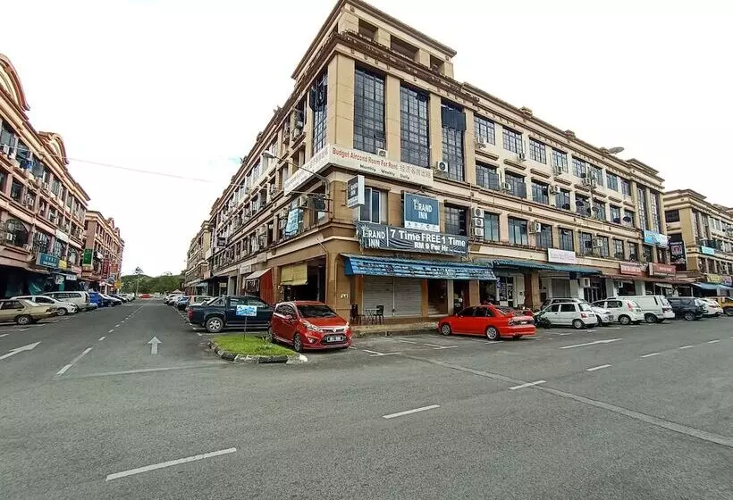 هتل Oyo 90117 Grand Inn