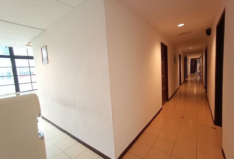 בית מלון כפרי Oyo 90117 Grand Inn