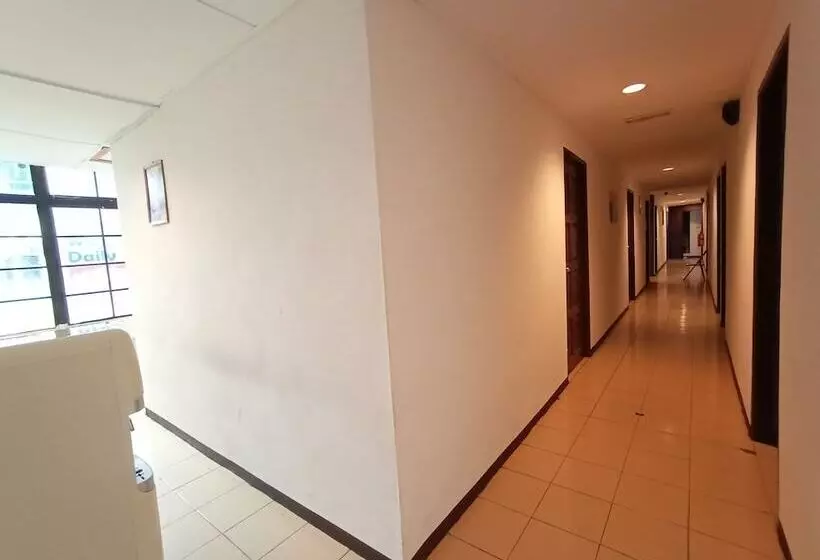 هتل Oyo 90117 Grand Inn