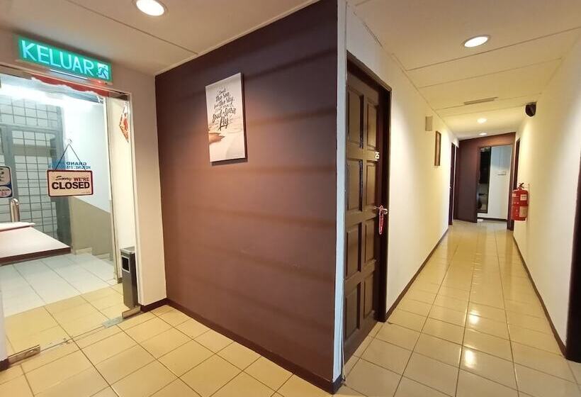 בית מלון כפרי Oyo 90117 Grand Inn