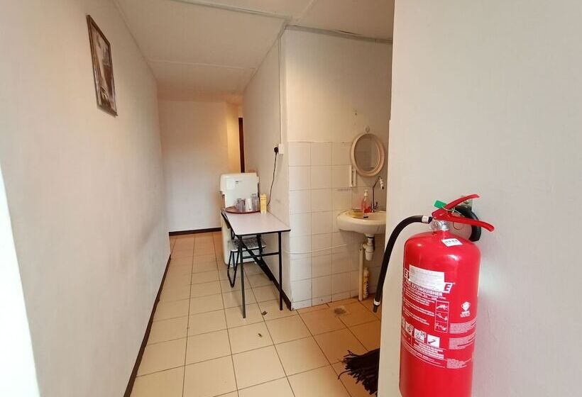 בית מלון כפרי Oyo 90117 Grand Inn