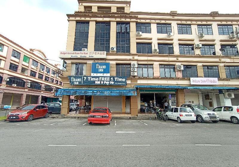 בית מלון כפרי Oyo 90117 Grand Inn