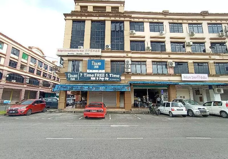 هتل Oyo 90117 Grand Inn