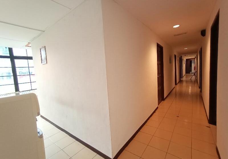 בית מלון כפרי Oyo 90117 Grand Inn