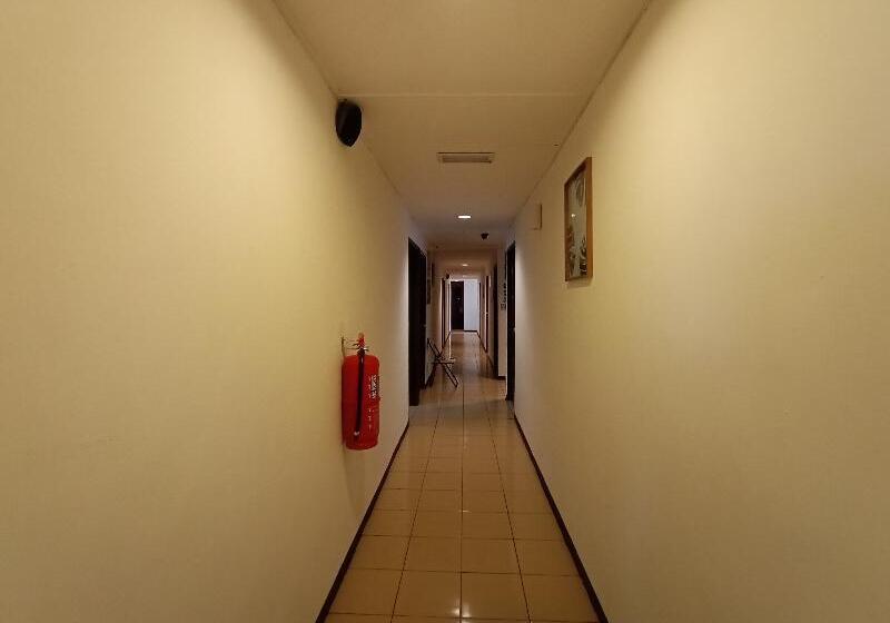 בית מלון כפרי Oyo 90117 Grand Inn