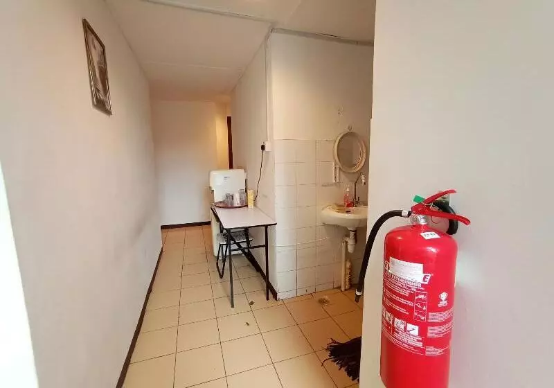 هتل Oyo 90117 Grand Inn