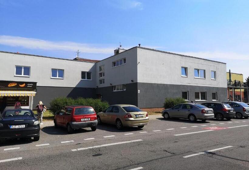 فندق Penzion Don