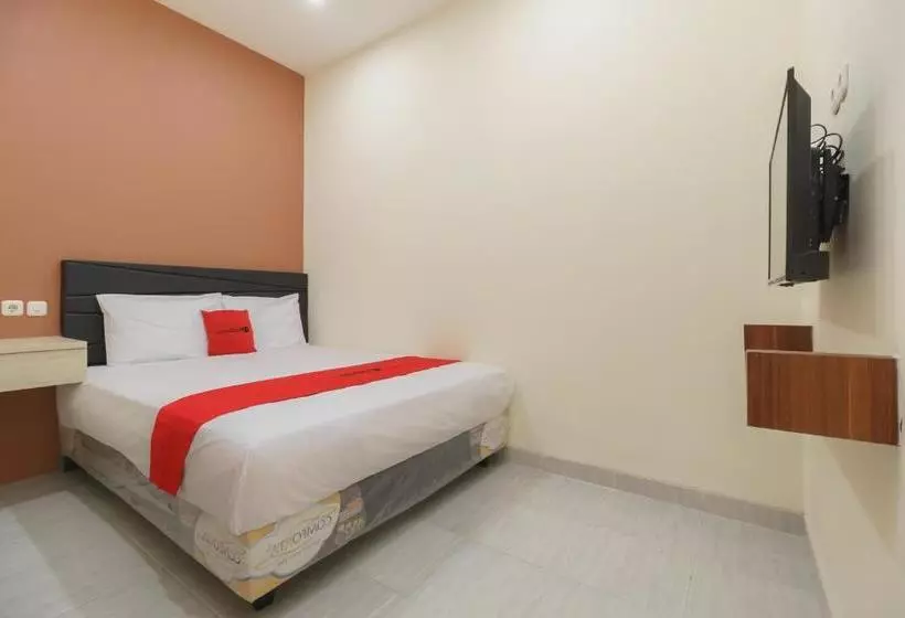 Hotelli Reddoorz Syariah Near Summarecon Mall Serpong 2