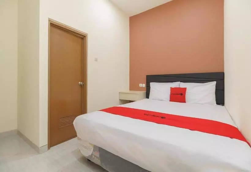 Hotelli Reddoorz Syariah Near Summarecon Mall Serpong 2