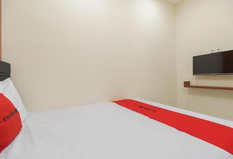 Hotel Reddoorz Syariah Near Summarecon Mall Serpong 2