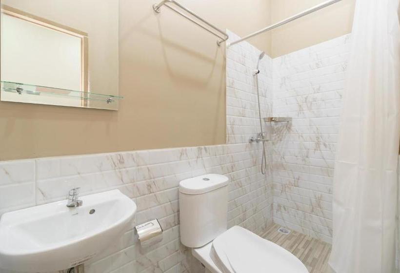 Hotel Reddoorz Syariah Near Summarecon Mall Serpong 2