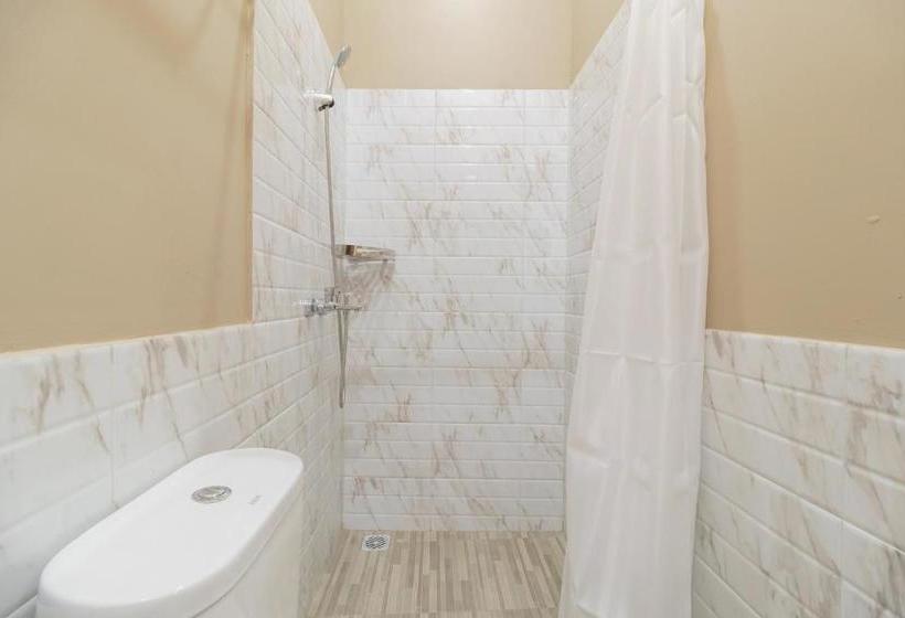 Hotel Reddoorz Syariah Near Summarecon Mall Serpong 2