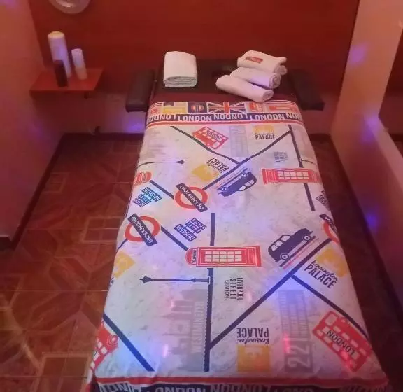 ペンション Hostal Sauna Water Palace