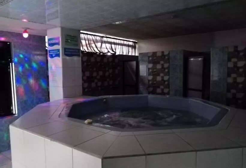 ペンション Hostal Sauna Water Palace