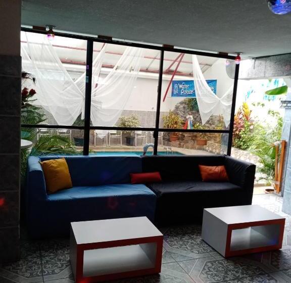 פנסיון Hostal Sauna Water Palace