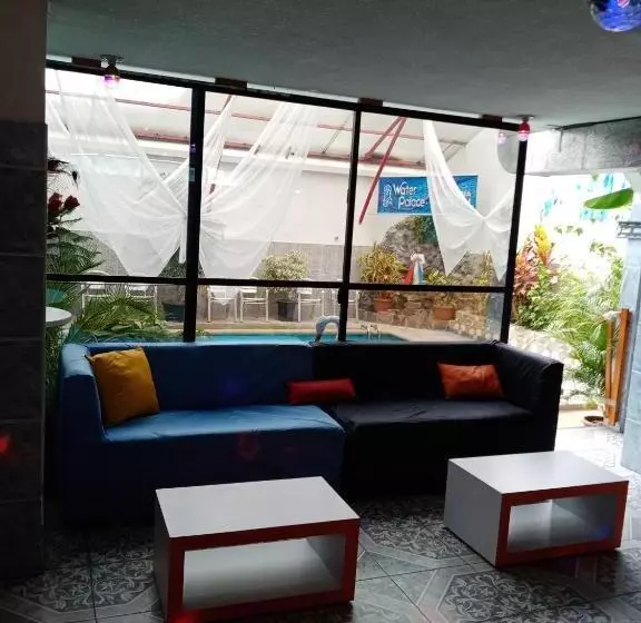 ペンション Hostal Sauna Water Palace
