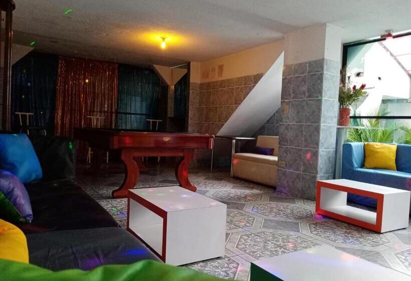 פנסיון Hostal Sauna Water Palace