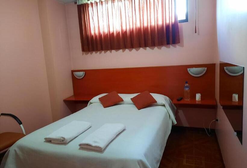 פנסיון Hostal Sauna Water Palace