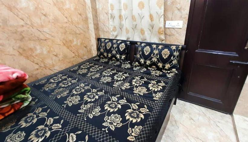 פנסיון Room In Guest Room Posh S Delhi Foreigners Area, Lajpat Nagar