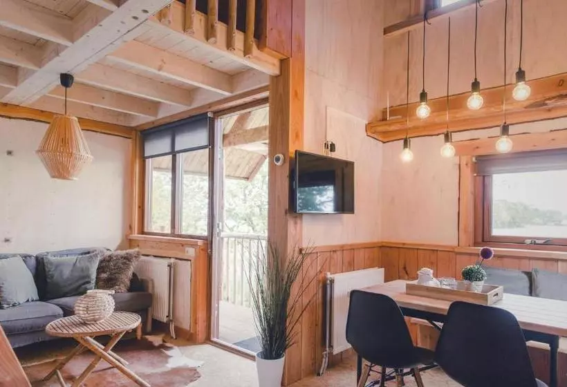 استراحتگاه Tree House