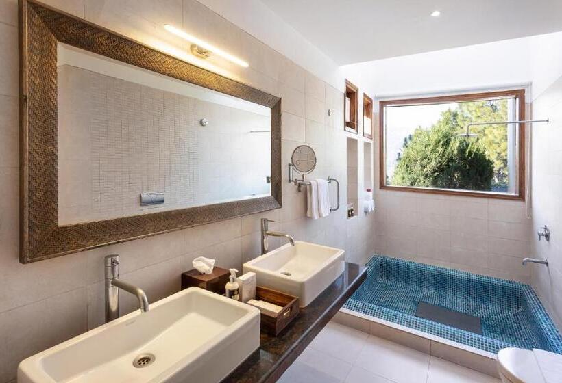 Suryavilas Luxury Resort & Spa