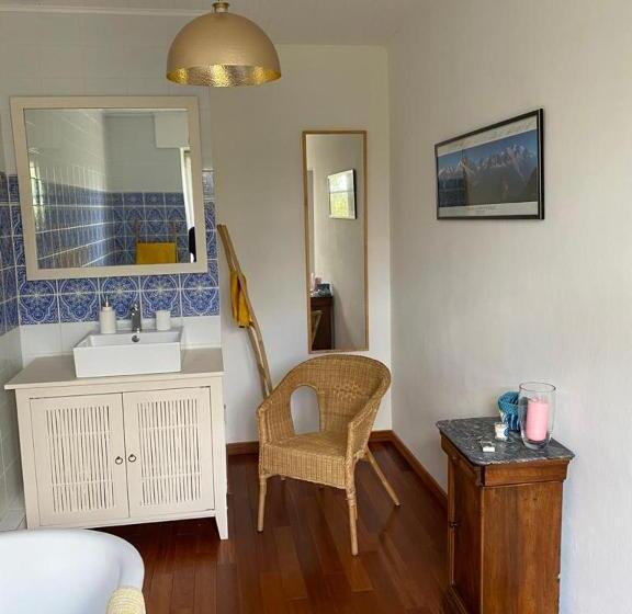 مبيت وإفطار Le Jardin Dans Les Vignes