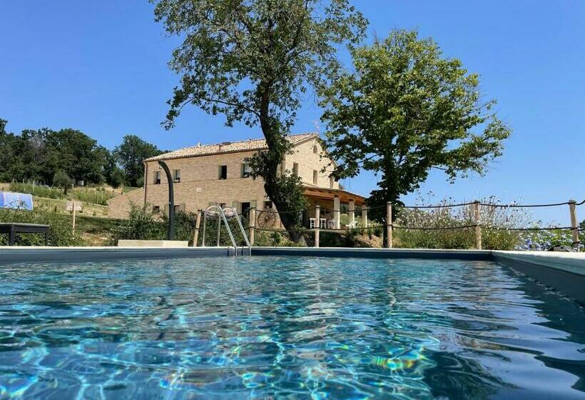 ホテル Casale Dei Cinque Colli