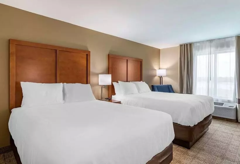 Hotelli Comfort Inn & Suites